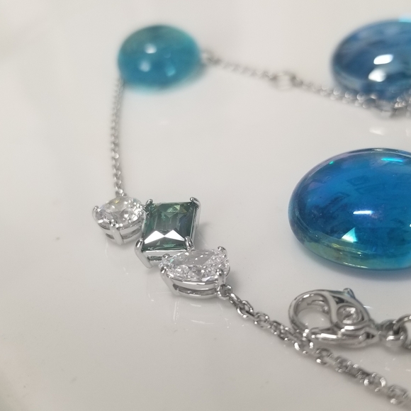 Authentic Swarovski 3 Stones Emerald Green Adjustable Bracelet - Picture 10 of 12